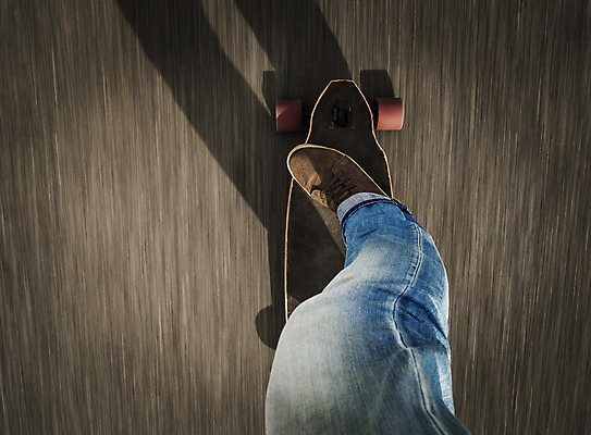 포토 JPG 해외이미지 라이프스타일 공원 남자 문화 스포츠 운동화 신발 십자가 모션 거리 한명 사람 성인 야외 파란색 에너지 스케이팅 하반신 도시 스케이트보드 승차 연습 속도 역동적 스케이터 블러 성인남자한명만 해외202004 해외포토 1 공공시설 컬러 컨셉 겨울스포츠 운동선수 생활 보드_스포츠 남자한명만 성인남자만 파일형식