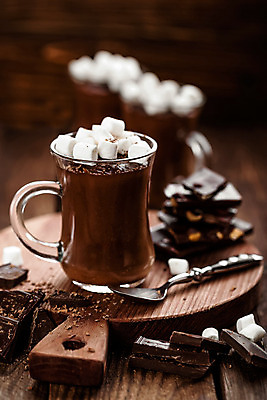 포토 JPG 해외이미지 커피 음료 음식 백그라운드 겨울 탁자 디저트 따뜻함 사람없음 컵 갈색 초콜릿 머그컵 흰색 뜨거움 액체 달콤 코코아 카카오 해외202004 해외포토 식기 계절 컬러 가구 맛 파일형식