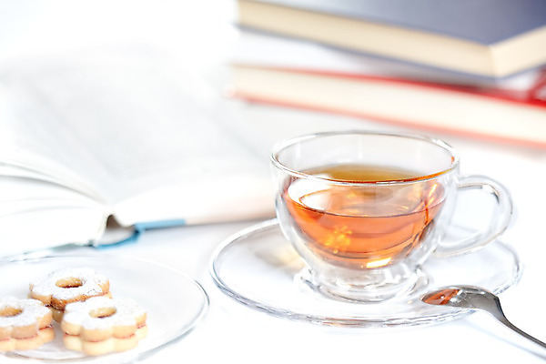 포토 JPG 해외이미지 접시 교육 음료 음식 백그라운드 컨셉 유리 탁자 아침 휴식 디저트 사람없음 책 컵 가로 학습 스터디 독서 반사 쿠키 우주 숟가락 검은색 침묵 머그컵 흰색 기구 업무 오픈 뜨거움 투명 액체 차 아침식사 잡지 찻주전자 상쾌 심플 페이지 단절 페스츄리 해외202004 해외포토 주간 식기 감정 빵 컬러 가구 재질 주전자 수저 간행물 식사 소리 작업 파일형식