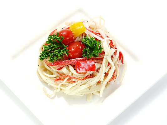 포토 JPG 해외이미지 조각 토마토 채소 유리 반찬 피망 오이 도마 건강 돼지고기 사람없음 빨간색 노란색 샐러드 신선 사발 상추 흰배경 냅킨 햄 날것 바질 마카로니 섞기 채식주의자 개조 해외202004 해외포토 음식 컬러 백그라운드 재질 주방용품 육류 흰색 사기그릇 채식 파스타면 파일형식