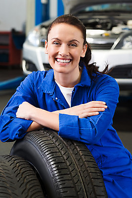 포토 JPG 해외이미지 백인 직업 여자 행복 자동차 노동자 실내 작업복 한명 20대 성인 파란색 기댐 바퀴 작업실 기술자 서비스 타이어 정비공 정비소 차고 성인여자한명만 해외202004 해외포토 서양인 1 옷 감정 육상교통 컬러 모션 사람 청년 내부 여자한명만 성인여자만 파일형식