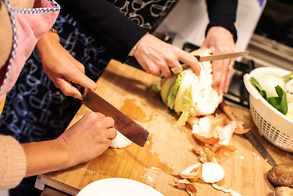 포토 JPG 해외이미지 전통 접시 음식 백그라운드 다이어트 채소 재료 탁자 건강 육류 요리 사람없음 목재 빨간색 초록색 주방 식당 식사 저녁식사 흰색 신선 맛 먹기 해산물 준비 유기농 날것 레시피 후추 성분 내추럴 점심식사 고립 채식주의자 핸드메이드 맛있는 해외202004 해외포토 나무 식기 웰빙 컬러 가구 컨셉 식재료 모션 상점 향신료 채식 파일형식