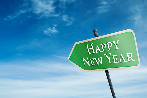 포토 JPG 해외이미지 구름 텍스트 하늘 사람없음 컴퓨터그래픽 초록색 파란색 햇빛 디지털 흰색 가리킴 방향 사인 도로표지판 해피뉴이어 카피스페이스 해외202004 해외포토 자연요소 도로 컬러 손짓 그래픽 태양 공백 새해인사 표지판 파일형식