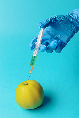 포토 JPG 해외이미지 음식 과학 백그라운드 채소 과일 자연 건강 실험 주사기 안전 사람없음 치료 초록색 약 흰색 실험실 사과 생명공학 위험 오브젝트 유기농 생물학 주사약 내추럴 고립 마약 예방접종 유전 인공 해로움 화학물질 의료성형뷰티 해외202004 해외포토 웰빙 교육 컬러 컨셉 의학 의료기기 화학 생태계 접종 파일형식