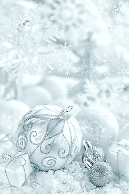 포토 JPG 해외이미지 계절 백그라운드 크리스마스 겨울 공 새로움 기념 매달리기 선물 사람없음 장식 빛 반짝임 축제 장식볼 흰색 눈송이 우아함 은색 12월 해외202004 해외포토 기념일 컬러 컨셉 모션 눈_날씨 날짜 파일형식