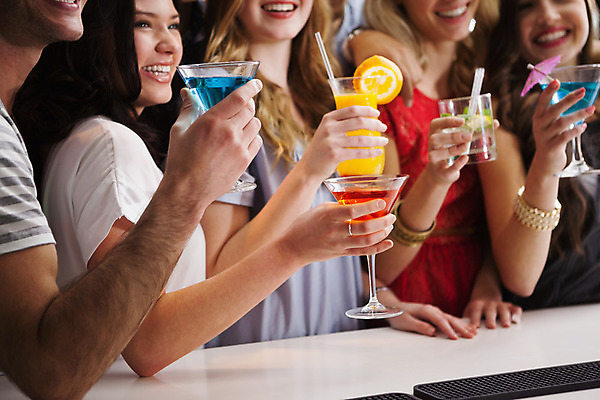 포토 JPG 해외이미지 백인 라이프스타일 여자 남자 행복 과일 응원 함께함 사람 여러명 20대 성인 캐주얼 파티 우정 에너지 축하 잡기 칵테일 바 흥분 축배 성인만 유흥 해외202004 해외포토 서양인 옷 감정 다수 컨셉 모션 주류 이벤트 청년 생활 친구 파일형식