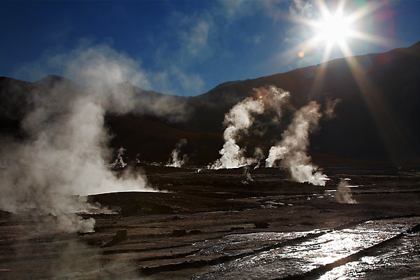 포토 JPG 해외이미지 공원 밭 자연 하늘 조명 산 풍경 사람없음 야외 물 햇빛 태양 미국 봄 사막 안개 물방울 뜨거움 황무지 연기 더위 수증기 화산 분무기 지역 매연 칠레 남쪽 웅장함 지열 해외202004 해외포토 자연요소 계절 공공시설 북아메리카 농업 날씨 남아메리카 환경오염 방향 생태계 파일형식