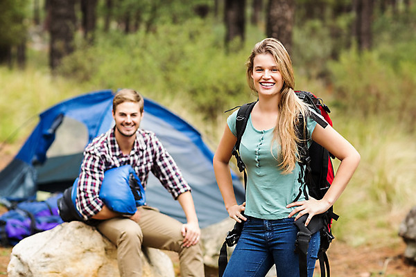 포토 JPG 해외이미지 백인 라이프스타일 커플 여자 남자 행복 배낭 자연 휴가 함께함 텐트 미소 20대 성인 야외 두명 캠핑 자유 시골 잡기 숲 캠핑장 성인만 해외202004 해외포토 서양인 감정 컨셉 가방 관계 모션 레저 표정 캠핑도구 사람 청년 생활 생태계 파일형식