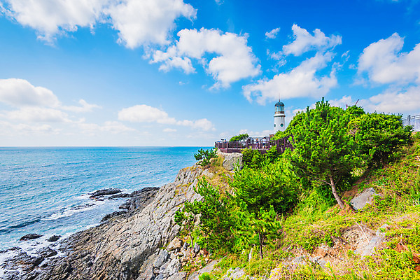 포토 JPG 해외이미지 구름 아시아 바다 건축양식 교통시설 하늘 한국 풍경 사람없음 건물 물 금융 도시풍경 탑 도시 도심 지역 남쪽 해외202004 해외포토 자연요소 건축물 건축 나라 교통 경제 방향 시설 파일형식
