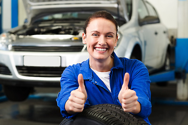 포토 JPG 해외이미지 백인 직업 여자 행복 통신 자동차 노동자 실내 관리 작업복 한명 20대 성인 파란색 기댐 바퀴 작업실 기술자 서비스 타이어 긍정 정비공 정비소 차고 성인여자한명만 해외202004 해외포토 서양인 1 옷 감정 육상교통 컬러 컨셉 모션 사람 청년 내부 여자한명만 성인여자만 파일형식