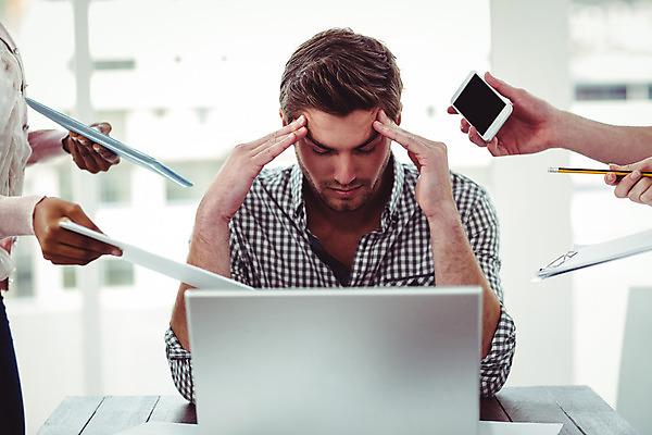 포토 JPG 해외이미지 남자 회사 스트레스 실내 한명 앉기 상반신 20대 성인 앞모습 30대 스마트폰 태블릿 눈감음 비즈니스맨 좌절 동료 문서 업무과다 손짚기 성인남자한명만 해외202004 해외포토 1 감정 뷰포인트 컨셉 비즈니스 관계 모션 사람 손짓 청년 내부 장년 전자제품 핸드폰 스마트기기 업무 직장인 남자한명만 성인남자만 파일형식