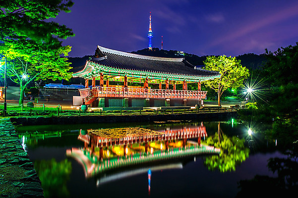 포토 JPG 해외이미지 아시아 건축양식 산 서울 한국 동양인 풍경 사람없음 강 도시풍경 반사 탑 도시 N 야간 장면 스카이라인 남쪽 랜드마크 해외202004 해외포토 자연요소 건축물 알파벳 건축 나라 인종 방향 파일형식