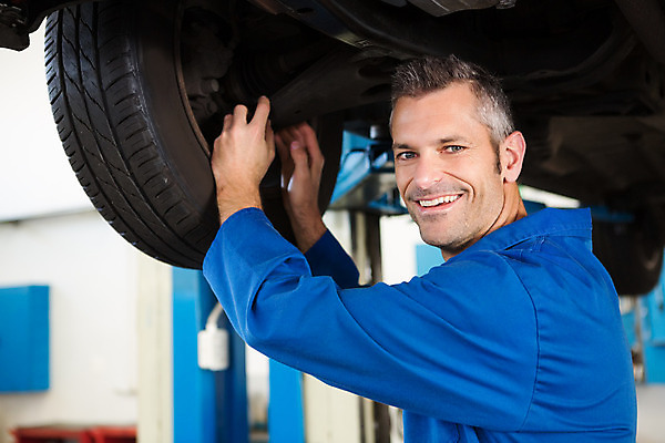 포토 JPG 해외이미지 백인 직업 남자 행복 자동차 노동자 실내 작업복 한명 서기 성인 30대 작업 작업실 기술자 서비스 타이어 정비공 정비소 차고 성인남자한명만 해외202004 해외포토 서양인 1 옷 감정 육상교통 모션 사람 내부 장년 남자한명만 성인남자만 파일형식