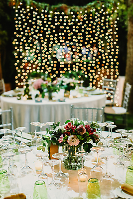 포토 JPG 해외이미지 주간 전통 그릇 식기 접시 꽃 음식 꽃다발 결혼 포크 유리 탁자 결혼식 이벤트 사람없음 장식 파티 요식업 식당 식사 저녁식사 낭만 수확 식탁보 흰색 시골 축하 직물 칼 고급 우아함 은색 배열 꽃집 만족 냅킨 샹들리에 약혼 점심식사 접수 스타일 해외202004 해외포토 자연요소 식물 감정 산업 컬러 가구 컨셉 농업 재질 조명 상점 약속 파일형식