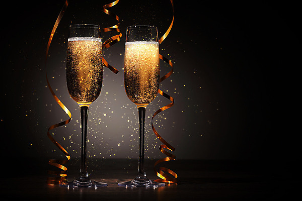 포토 JPG 해외이미지 디자인 기념일 행복 리본 음료 백그라운드 크리스마스 겨울 검은배경 새로움 기념 선물 사랑 사람없음 빛 상자 파티 축제 낭만 축하 알코올 샴페인 샴페인잔 해외202004 해외포토 계절 감정 컨셉 술잔 주류 이벤트 검은색 파일형식