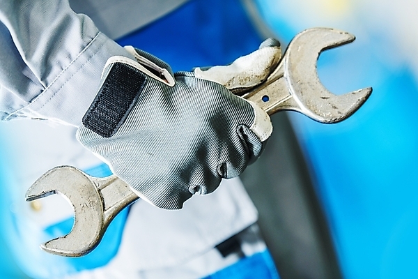 포토 JPG 해외이미지 직업 손 산업 노동자 사람없음 가로 기계 나사 스패너 업무 기술자 수리 철 볼트 고정 정비공 유지 해외202004 해외포토 신체부위 공구 작업 파일형식