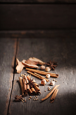 포토 JPG 해외이미지 음식 백그라운드 재료 탁자 건조 요리 사람없음 장식 갈색 주방 조미료 향신료 향 시나몬 해외202004 해외포토 컬러 가구 향미료 파일형식