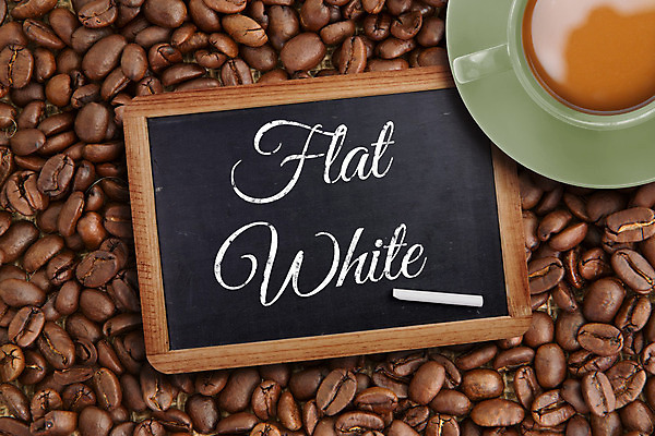 포토 JPG 해외이미지 모양 커피 사람없음 컵 학습 갈색 칠판 원두 컵받침 분필 아메리카노 따뜻한음료 카페인 해외202004 해외포토 식기 교육 음료 컬러 받침대 초크 파일형식