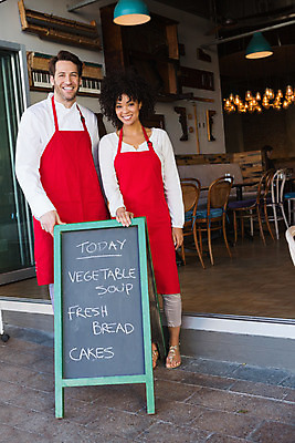 포토 JPG 해외이미지 백인 라이프스타일 여자 남자 행복 커피 음식 비즈니스 청소년 노동자 함께함 서기 20대 성인 두명 30대 상점 식당 요리사 칠판 앞치마 카페 빵집 업무 종업원 동료 직원 서비스 카페테리아 주인 제빵사 해외202004 해외포토 서양인 직업 감정 음료 컨셉 관계 모션 사람 청년 생활 장년 작업 파일형식