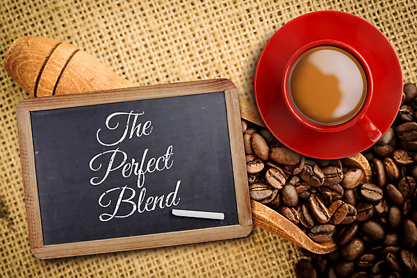 포토 JPG 해외이미지 커피 사람없음 컵 빨간색 학습 갈색 숟가락 칠판 원두 컵받침 분필 따뜻한음료 카페인 해외202004 해외포토 식기 교육 음료 컬러 수저 받침대 초크 파일형식