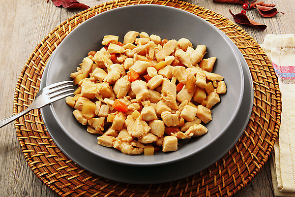 포토 JPG 해외이미지 접시 음식 백그라운드 육류 요리 동양인 사람없음 노란색 식사 저녁식사 치킨 중국 흰색 맛 매움 아몬드 점심식사 살사댄스 맛있는 해외202004 해외포토 식기 아시아 컬러 컨셉 식재료 인종 견과류 춤 닭고기요리 파일형식