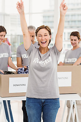 포토 JPG 해외이미지 백인 직업 여자 남자 행복 40대 중년 비즈니스 응원 실내 여러명 20대 상자 봉사 도움 직장인 비즈니스맨 비즈니스우먼 복지 동료 흥분 기부 돌봄 참여 필승 자선단체 해외202004 해외포토 서양인 감정 다수 컨셉 관계 모션 사람 청년 성인 내부 우승 그룹 사회이슈 자선 파일형식