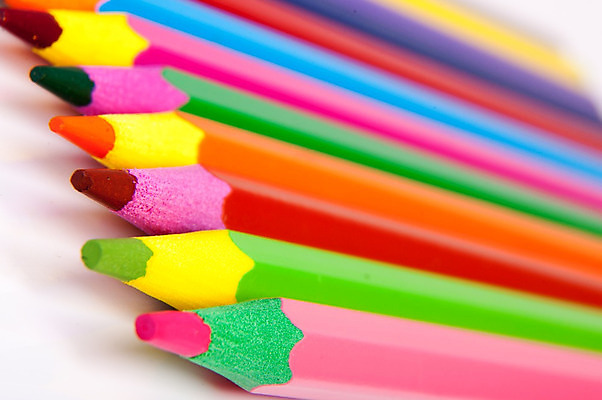 포토 JPG 해외이미지 분홍색 백그라운드 색연필 미술 사람없음 목재 빨간색 초록색 파란색 컬러풀 갈색 노란색 보라색 오브젝트 날카로움 스펙트럼 해외202004 해외포토 나무 컬러 재료 문화예술 학용품 파일형식