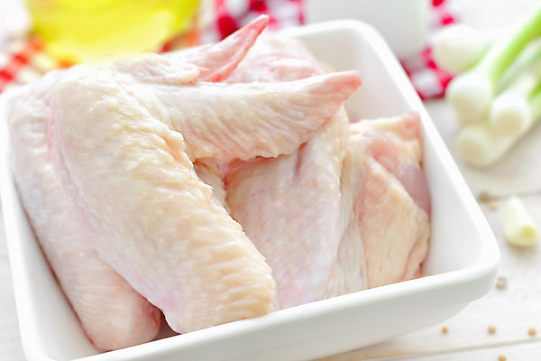 포토 JPG 해외이미지 접시 잡화 음식 분홍색 백그라운드 날개 재료 부분 조류 뼈 육류 요리 사람없음 목재 빨간색 주방 식당 식사 저녁식사 치킨 흰색 시골 신선 양념 맛 상품 먹기 피부 묘사 오브젝트 준비 날것 점심식사 생식 암탉 맛있는 해외202004 해외포토 나무 동물 식기 컬러 컨셉 식재료 모션 신체부위 상점 닭 암컷 닭고기요리 파일형식