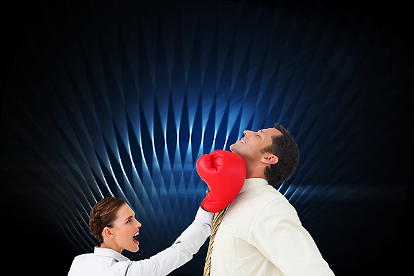 포토 JPG 해외이미지 모양 백인 여자 남자 40대 중년 비즈니스 20대 두명 빛 컴퓨터 경쟁 권투글러브 펀치 직장인 비즈니스맨 비즈니스우먼 자신감 찡그림 라이벌 동료 성인만 해외202004 해외포토 서양인 직업 감정 컨셉 관계 모션 표정 사람 청년 성인 전자제품 글러브 파일형식