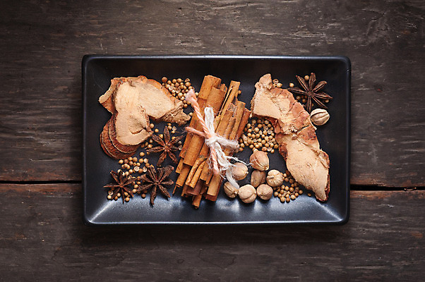 포토 JPG 해외이미지 음식 백그라운드 재료 탁자 건조 요리 사람없음 장식 갈색 주방 조미료 향신료 향 시나몬 해외202004 해외포토 컬러 가구 향미료 파일형식