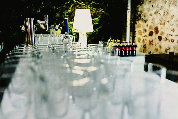 포토 JPG 해외이미지 식기 디자인 실루엣 안경 음료 백그라운드 와인잔 유리 탁자 기념 사람없음 컵 세트 반사 파티 식당 와인 검은색 축제 식사 흰색 축하 알코올 신선 바 투명 액체 그룹 고급 크리스탈 오브젝트 유리그릇 테킬라 줄서기 취급주의 많음 해외202004 해외포토 그릇 잡화 컬러 가구 컨셉 술잔 모션 재질 주류 촬영기법 경고 이벤트 상점 광석 파일형식