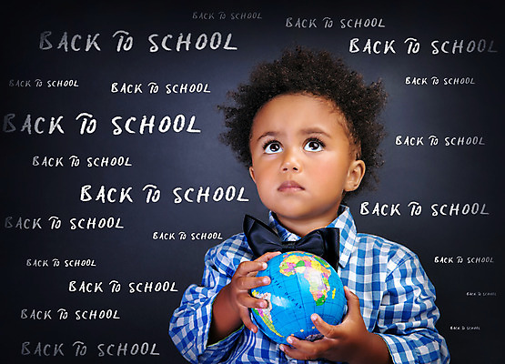 포토 JPG 해외이미지 학생 손 교육 남자 행복 지구 어린이 남학생 여행 백그라운드 지도 교실 학교 수업 한명 사람 소년 스터디 세계 지구본 칠판 유치원 기쁨 행성 잡기 활 소년한명만 해외202004 해외포토 1 감정 모션 신체부위 학습 우주 남자한명만 소년만 파일형식