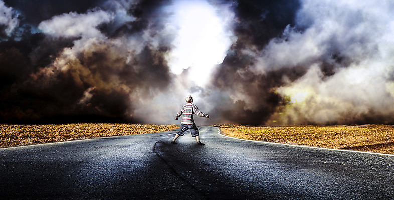 포토 JPG 해외이미지 구름 캐릭터 도로 길 어린이 여행 컨셉 자동차 자연 하늘 휴가 미래 거리 스트레스 풍경 소년 사람없음 야외 빛 일몰 운전 사막 시간 고속도로 기다림 아스팔트 탈출 장면 주말 공상 눈보라 방법 해외202004 해외포토 자연요소 남자 육상교통 교통시설 모션 눈_날씨 사람 노을 생태계 파일형식