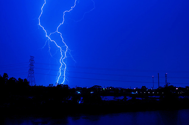 포토 JPG 해외이미지 구름 하늘 사람없음 일몰 손상 에너지 번개 볼트 폭풍 뇌우 요금 해외202004 무례 해외포토 자연요소 컨셉 날씨 노을 공구 파일형식