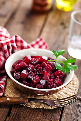 포토 JPG 해외이미지 접시 음식 조각 백그라운드 잎 다이어트 채소 재료 탁자 파슬리 건강 요리 사람없음 목재 빨간색 보라색 식사 저녁식사 샐러드 신선 사발 기름 상추 자르기 먹기 메뉴 유기농 날것 슬라이스 뿌리 레시피 비타민 내추럴 점심식사 비트 숙성 채식주의자 비건 맛있는 해외202004 해외포토 나무 식물 식기 웰빙 컬러 가구 모션 사기그릇 채식 영양소 파일형식