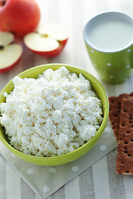 포토 JPG 해외이미지 라이프스타일 접시 음식 빵 조각 다이어트 과일 탁자 치즈 건강 사람없음 컵 빨간색 초록색 농장 식사 우유 시골 신선 도자기 달콤 맛 아침식사 사과 낟알 먹기 상쾌 유기농 시골집 냅킨 날것 성분 점심식사 채식주의자 핸드메이드 해외202004 해외포토 식기 웰빙 감정 컬러 가구 컨셉 농업 모션 유제품 주택 생활 채식 파일형식