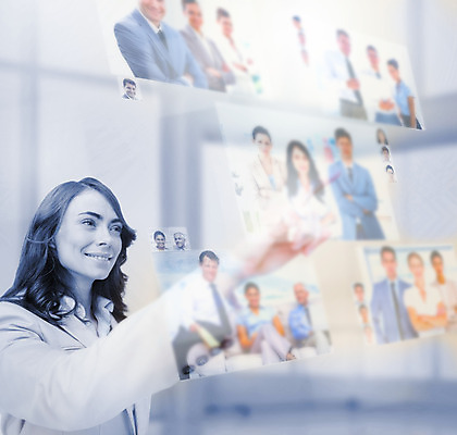 포토 JPG 해외이미지 백인 여자 남자 40대 중년 50대 여러명 상반신 20대 성인 옆모습 30대 파란색 사무실 스크린 터치 직장인 비즈니스우먼 선택 직원 채용 터치스크린 홀로그램 해외202004 해외포토 서양인 직업 뷰포인트 컬러 다수 컨셉 비즈니스 사람 청년 장년 파일형식