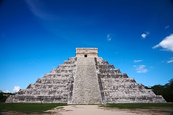 포토 JPG 해외이미지 구름 전통 종교 문화 여행 건축양식 하늘 새로움 멕시코 사람없음 야외 파란색 계단 바위 기도 사찰 뱀 역사 원주민 인도인 피라미드 신화 희생 유카탄 마야 단계 7 아즈텍 옛날 파멸 해외202004 해외포토 자연요소 외국인 건축물 건축 컬러 컨셉 북아메리카 종교건축 파충류 동양인 숫자 돌_바위 아프리카인 마야문명 랜드마크 파일형식 소멸