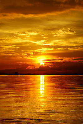 포토 JPG 해외이미지 바다 백그라운드 자연 하늘 풍경 사람없음 빨간색 빛 햇빛 태양 반사 노란색 일출 황혼 일몰 수평선 해외202004 해외포토 자연요소 컬러 노을 생태계 파일형식