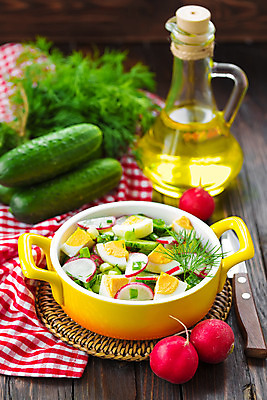 포토 JPG 해외이미지 접시 음식 잎 다이어트 채소 부분 탁자 양파 오이 파슬리 건강 요리 사람없음 목재 초록색 빛 노란색 주방 식당 계란 식사 저녁식사 이탈리아 샐러드 흰색 시골 신선 사발 맛 아침식사 먹기 묘사 메뉴 준비 노른자 점심식사 단백질 딜 섞기 총각무 맛있는 해외202004 해외포토 나무 식물 식기 유럽 컬러 가구 컨셉 재료 모션 상점 알 사기그릇 무 영양소 파일형식