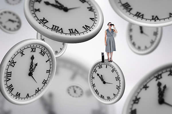 포토 JPG 해외이미지 백인 여자 시계 백그라운드 서류가방 비즈니스 한명 서기 성인 30대 빛 쌍안경 회색 흰색 시간 비즈니스우먼 스마트 검색 마감 카운트다운 스타일 성인여자한명만 포트폴리오 해외202004 해외포토 서양인 1 컬러 컨셉 가방 모션 사람 장년 망원경 직장인 여자한명만 성인여자만 파일형식