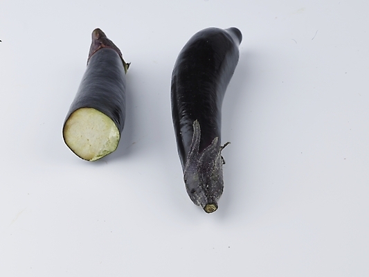 포토 JPG 스튜디오촬영 음식 채소 식재료 가지 단면 실내 누끼 사람없음 가로 농작물 신선 국내포토 농업 파일형식