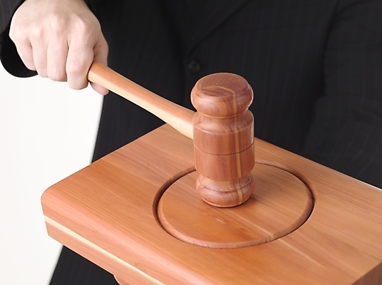 포토 JPG 스튜디오촬영 손 남자 포즈 실내 한명 사람 손짓 근접촬영 20대 성인 신체부위 가로 의사봉 청년만 성인한명만 성인만 국내포토 1 뷰포인트 모션 청년 내부 파일형식