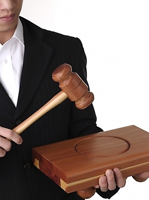 포토 JPG 스튜디오촬영 손 남자 포즈 실내 한명 사람 손짓 근접촬영 20대 성인 신체부위 세로 의사봉 청년만 성인한명만 성인만 국내포토 1 뷰포인트 모션 청년 내부 파일형식