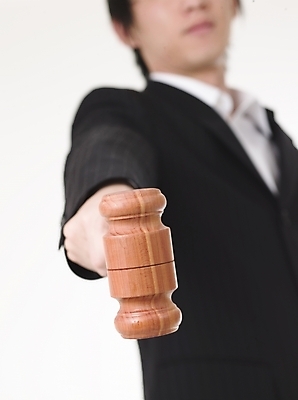 포토 JPG 스튜디오촬영 손 남자 포즈 실내 한명 사람 손짓 근접촬영 20대 성인 신체부위 세로 의사봉 청년만 성인한명만 성인만 국내포토 1 뷰포인트 모션 청년 내부 파일형식