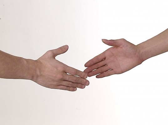 포토 JPG 스튜디오촬영 손 포즈 비즈니스 부분 관계 협력 악수 실내 누끼 사람 손짓 근접촬영 두명 신체부위 가로 거래 양손 도움 계약 동맹 우호적 국내포토 뷰포인트 컨셉 모션 내부 파일형식