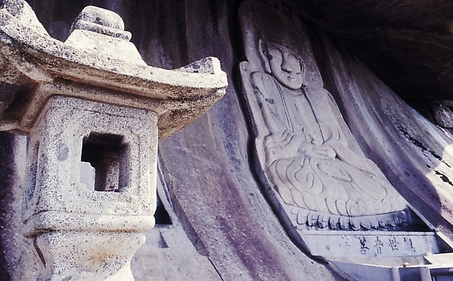 포토 JPG 주간 종교 불교 종교용품 풍경 사람없음 야외 불상 불교용품 관세음보살 보문사 국내포토 자연요소 사찰 강화도 파일형식