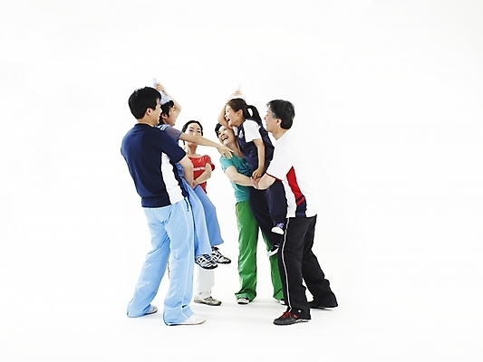 포토 JPG 스튜디오촬영 모자 여자 할아버지 노년 남자 딸 아들 할머니 가정 가족 엄마 실내 미소 웃음 누끼 사람 동양인 여러명 가로 운동 한국인 반팔티셔츠 아빠 즐거움 기마전 국내포토 잡화 감정 다수 티셔츠 관계 표정 건강 인종 경기 성인 내부 파일형식