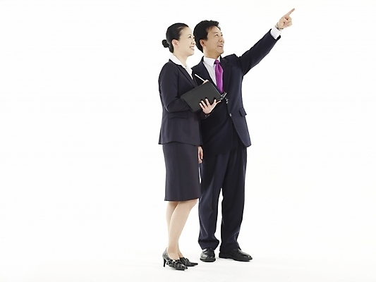 포토 JPG 스튜디오촬영 전신 여자 남자 40대 포즈 비즈니스 실내 미소 웃음 누끼 사람 동양인 정장 손짓 두명 펜 볼펜 다이어리 한국인 가리킴 메모지 직장인 비즈니스맨 비즈니스우먼 중년만 국내포토 직업 옷 중년 모션 표정 인종 내부 필기구 사무용품 성인만 파일형식