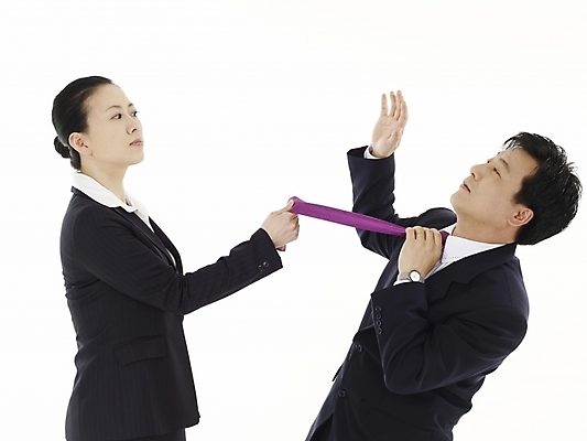 포토 JPG 스튜디오촬영 부부 커플 여자 남자 40대 비즈니스 넥타이 실내 사람 동양인 정장 두명 한국인 직장인 비즈니스맨 비즈니스우먼 당기기 싸움 중년만 국내포토 직업 잡화 옷 중년 관계 모션 인종 내부 성인만 파일형식